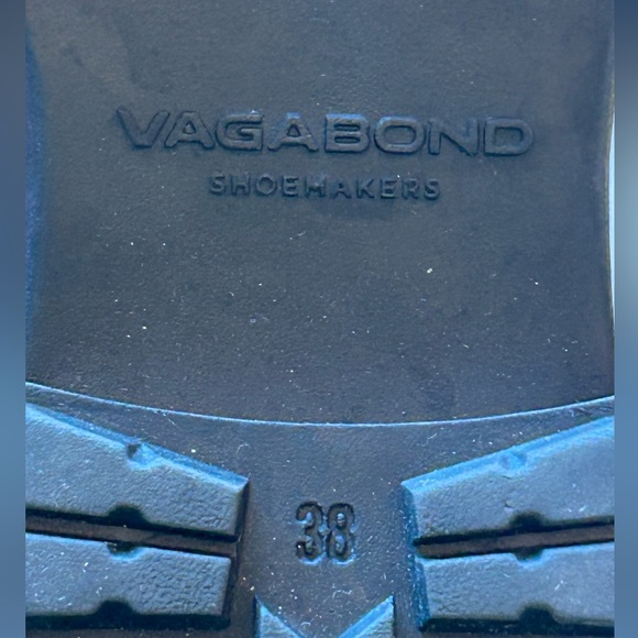 Vagabond Chelsa Classic Black Leather Pull On Boots - Picture 16 of 16